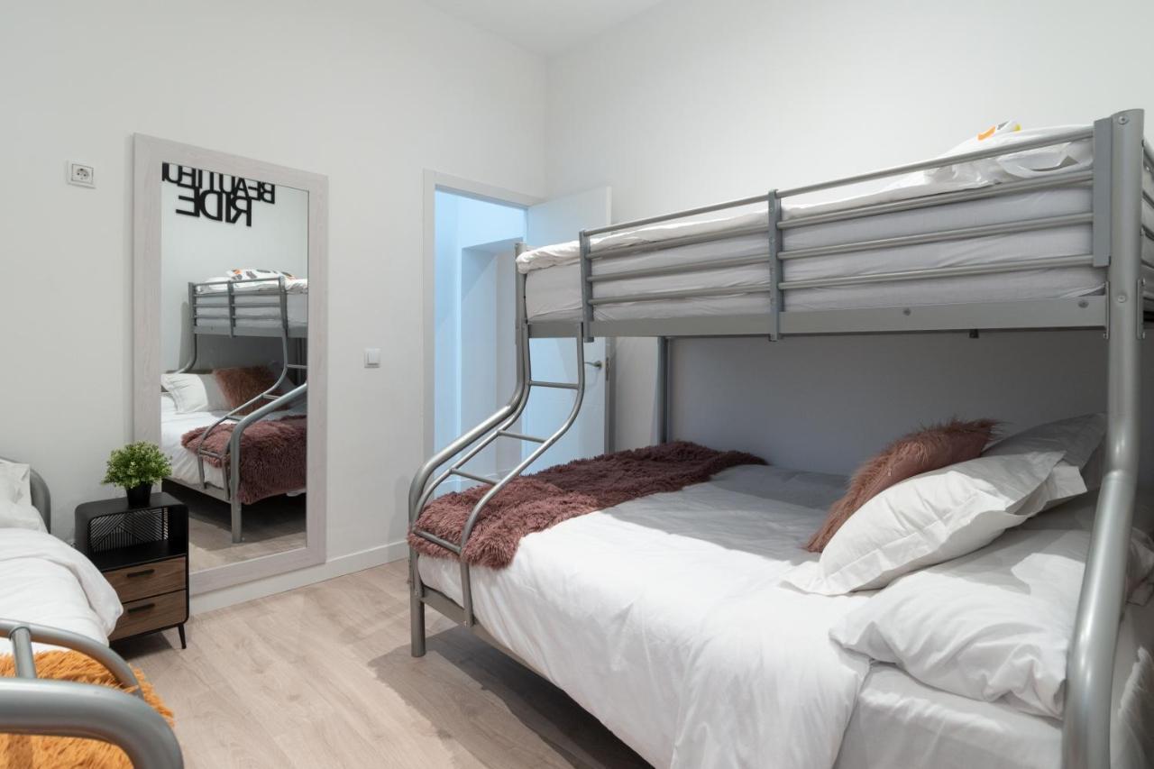 Plaza Mayor Groups By Monaro***** Madrid Exterior photo
