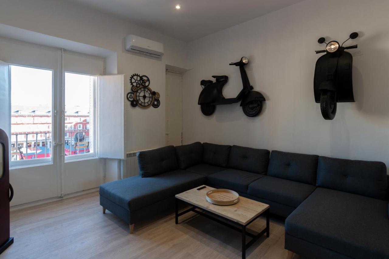 Plaza Mayor Groups By Monaro***** Madrid Exterior photo