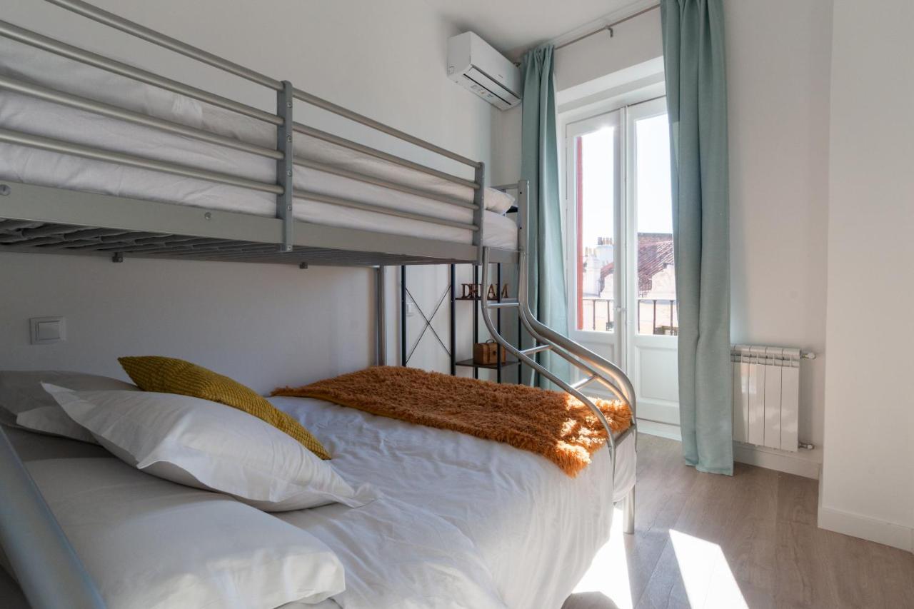 Plaza Mayor Groups By Monaro***** Madrid Exterior photo
